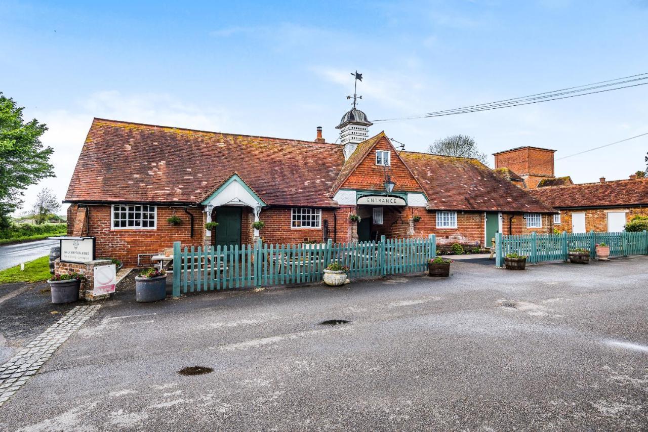The Walhampton Arms Acomodação com café da manhã Lymington Exterior foto